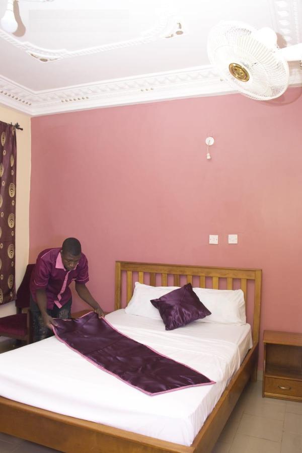 Britannia Hôtel Cmr Yaoundé Esterno foto