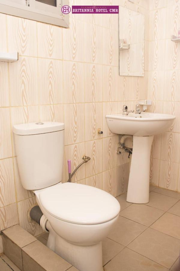 Britannia Hôtel Cmr Yaoundé Esterno foto