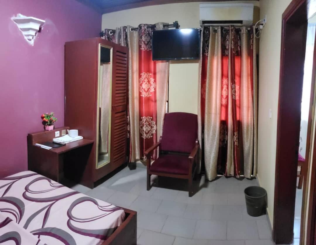 Britannia Hôtel Cmr Yaoundé Esterno foto