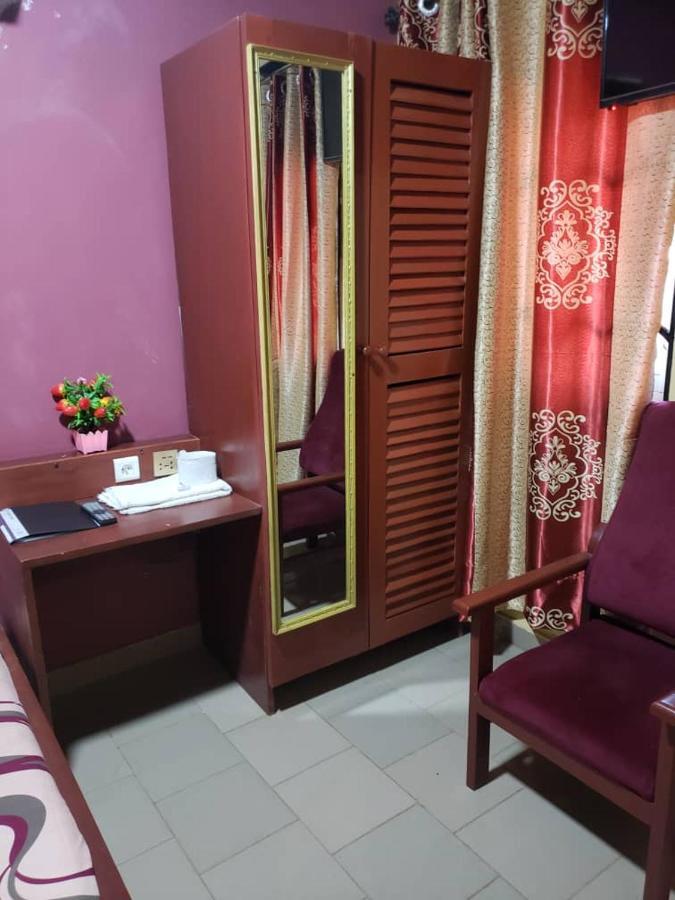Britannia Hôtel Cmr Yaoundé Esterno foto