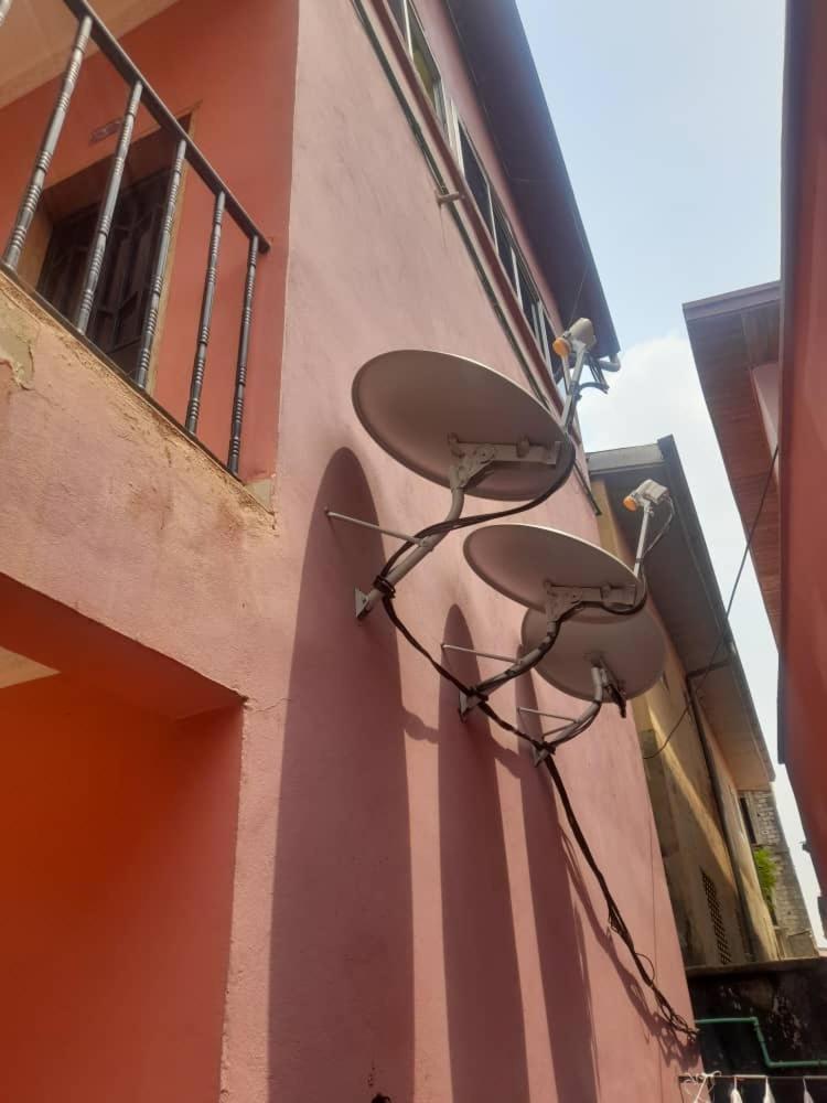 Britannia Hôtel Cmr Yaoundé Esterno foto