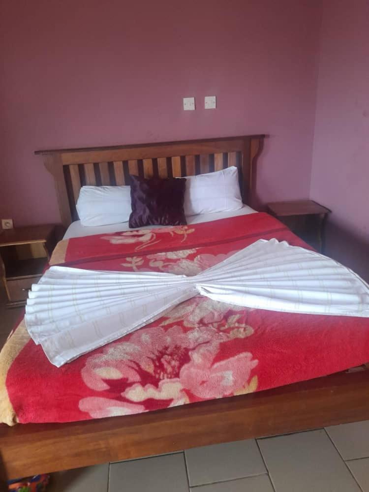 Britannia Hôtel Cmr Yaoundé Esterno foto